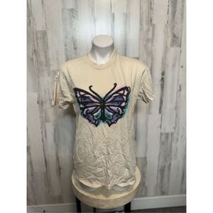Tan T shirt woman’s